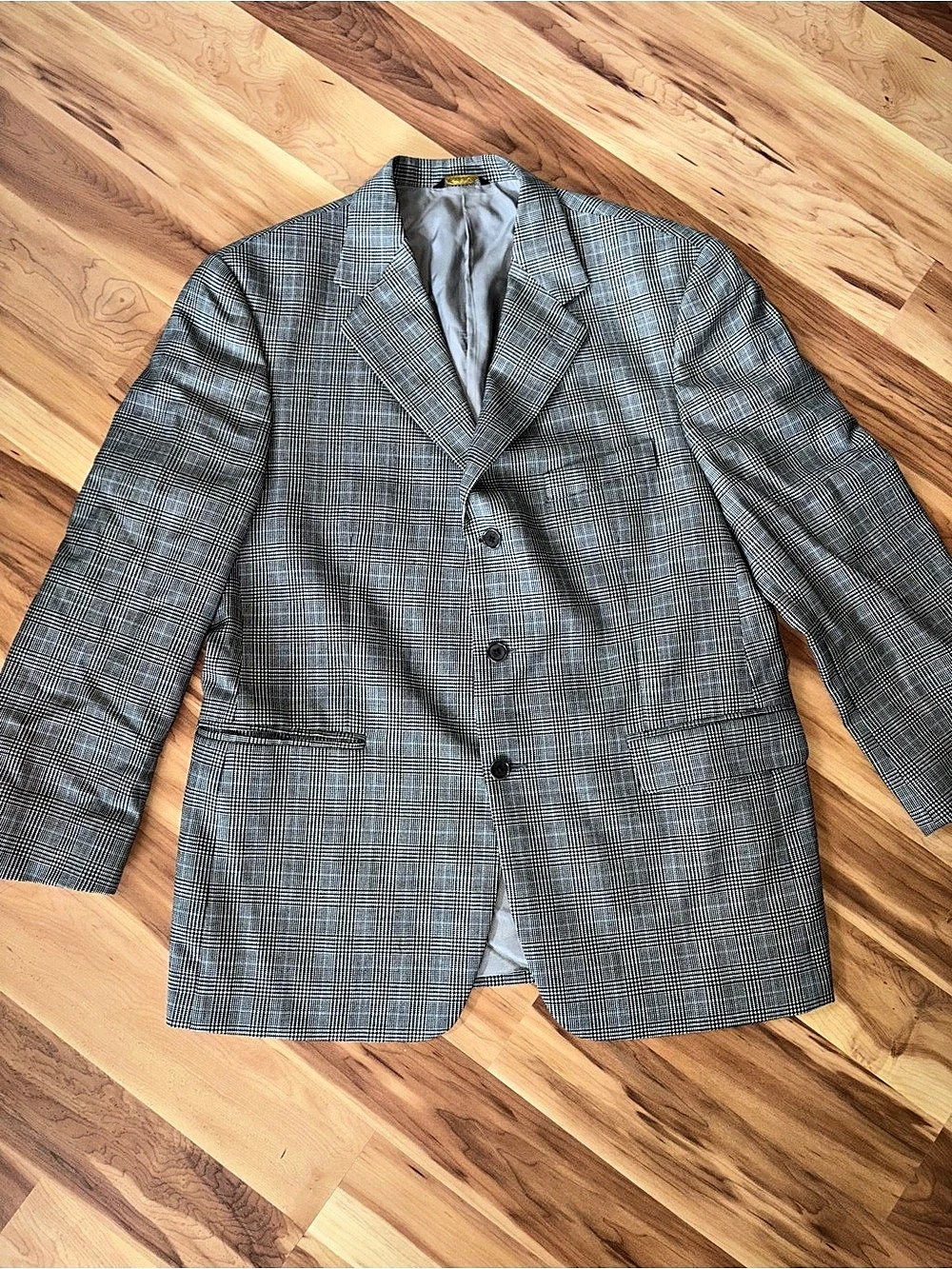 Bill Blass Kaufmann’s Men's Plaid Sport Coat in Gray & Black